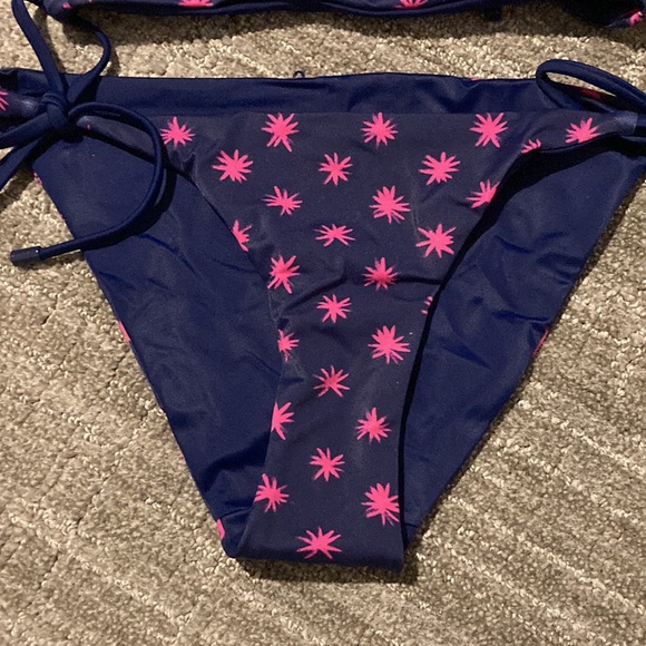Starry & Navy Storm Reversible Bikini & High-Neck - Picture 11 of 11